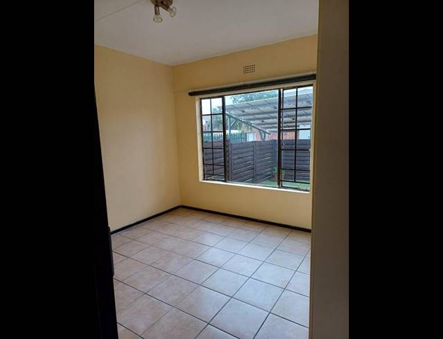 2 BEDROOM PROPERTY TO RENT IN SONNEVELD
